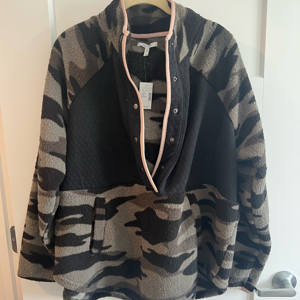 Maurices Black, Green, & Gray Teddy Camouflage Pullover, Cozy Chic Style